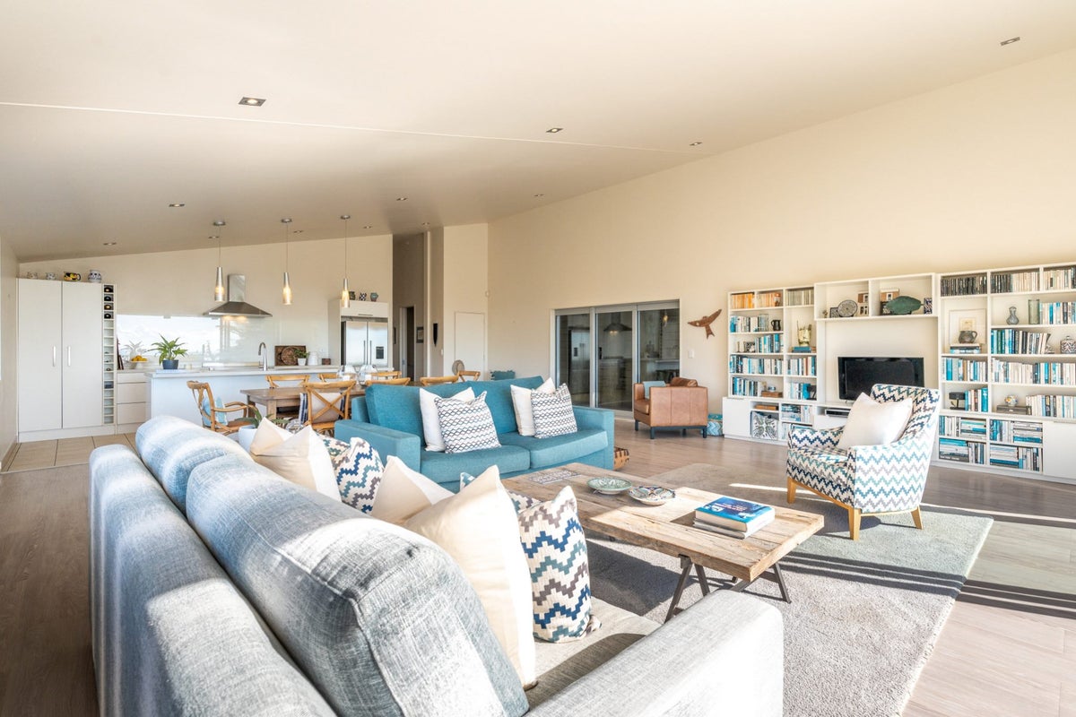 39B Miro Road, Palm Beach, Waiheke Island - Carousel 1