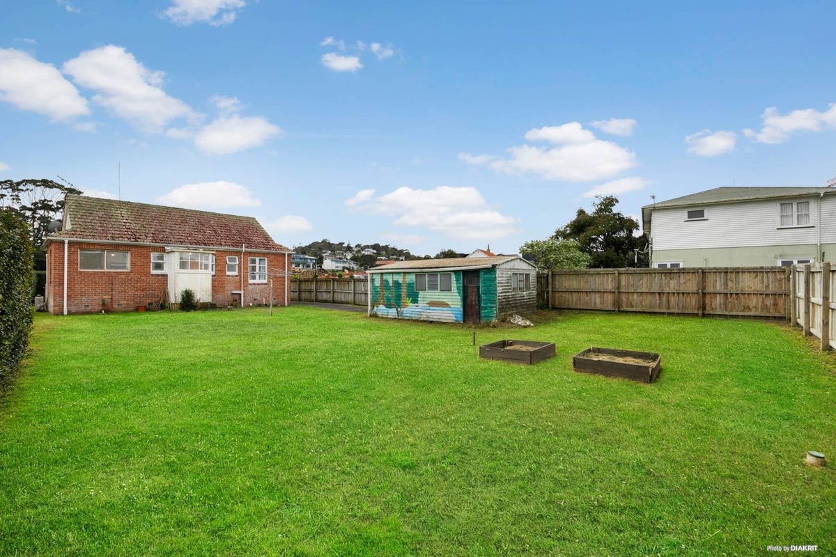 21 Hargest Terrace, Mount Albert, Auckland - Carousel 2