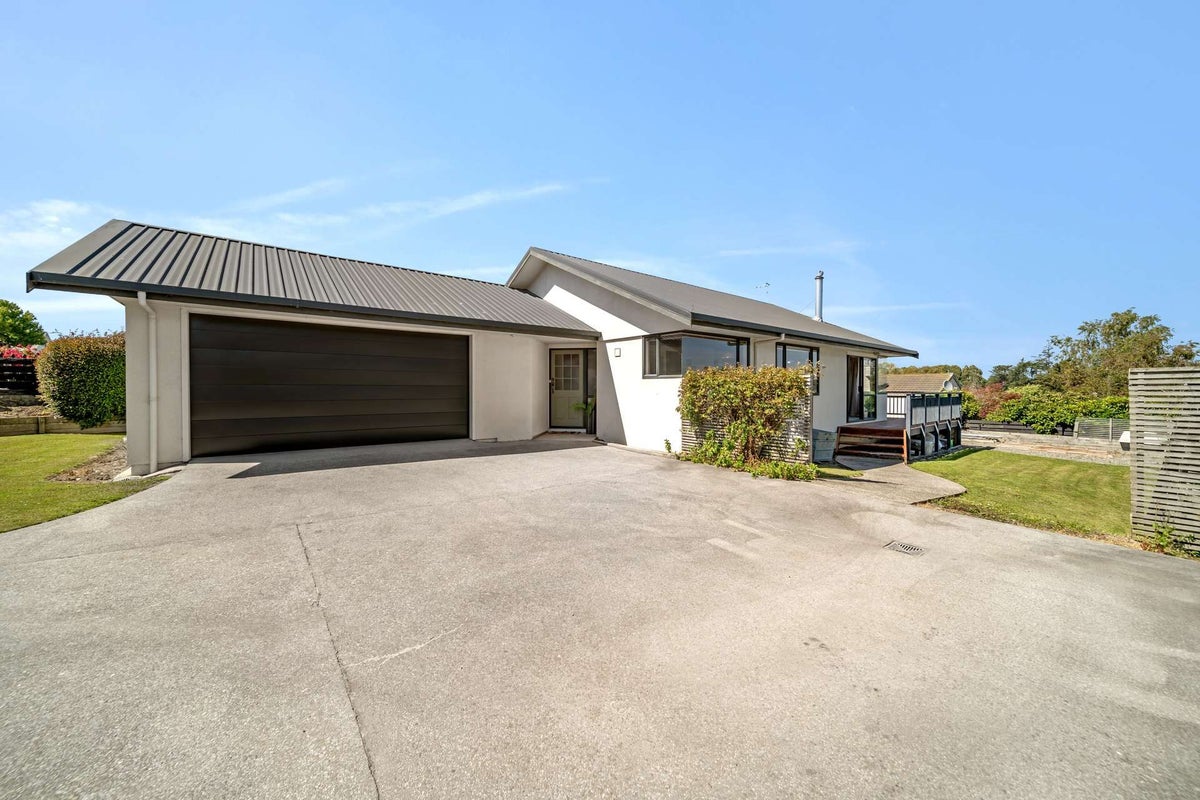 28 Leven Street, South Hill, Oamaru - Carousel 1