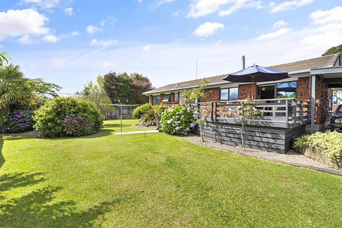 8 Robyn Hyde Place, Leamington, Cambridge - Carousel 1