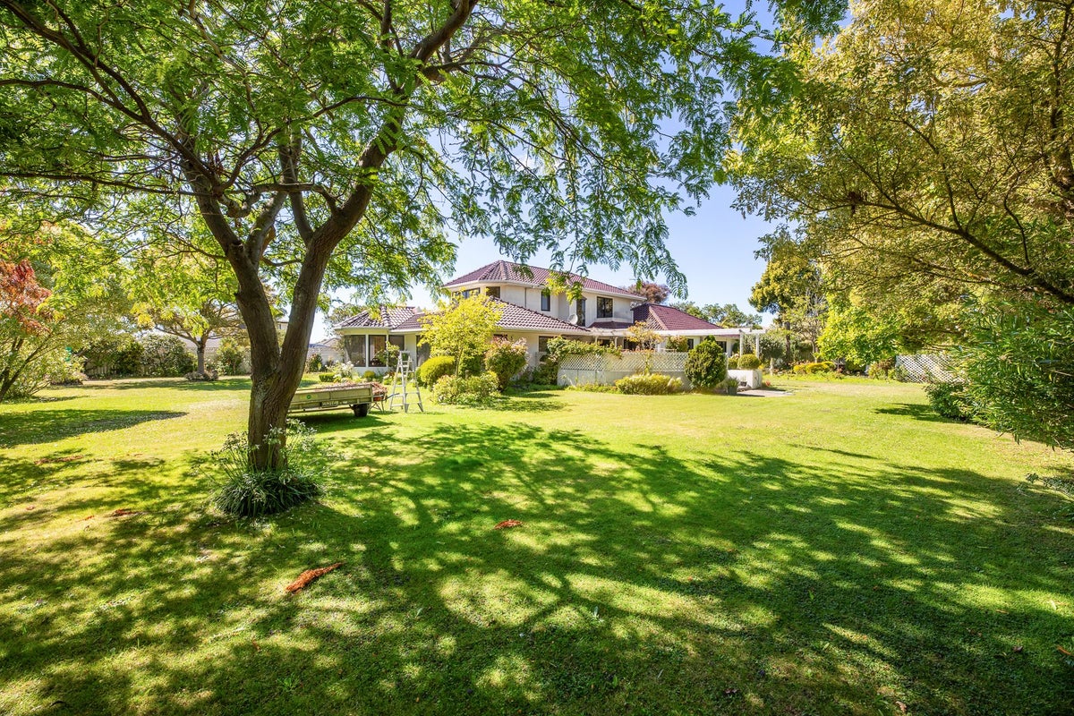 77 Parker Street, Mayfield, Blenheim - Carousel 1