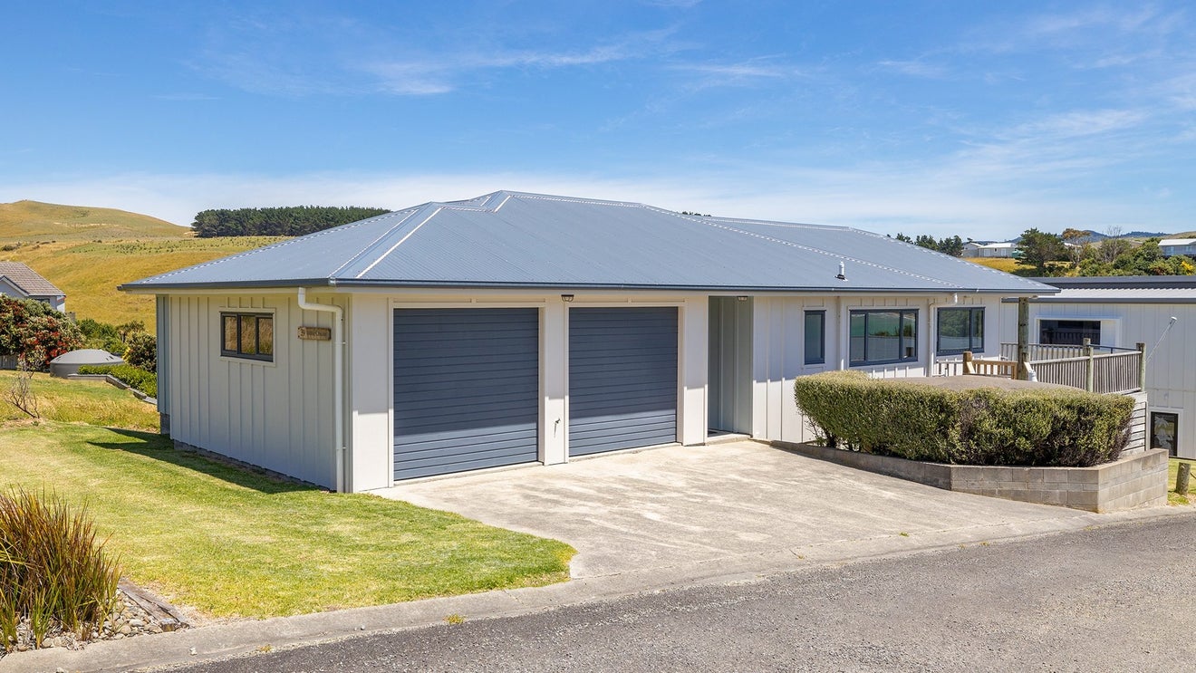 39 Balfour Crescent, Castlepoint - Carousel 1