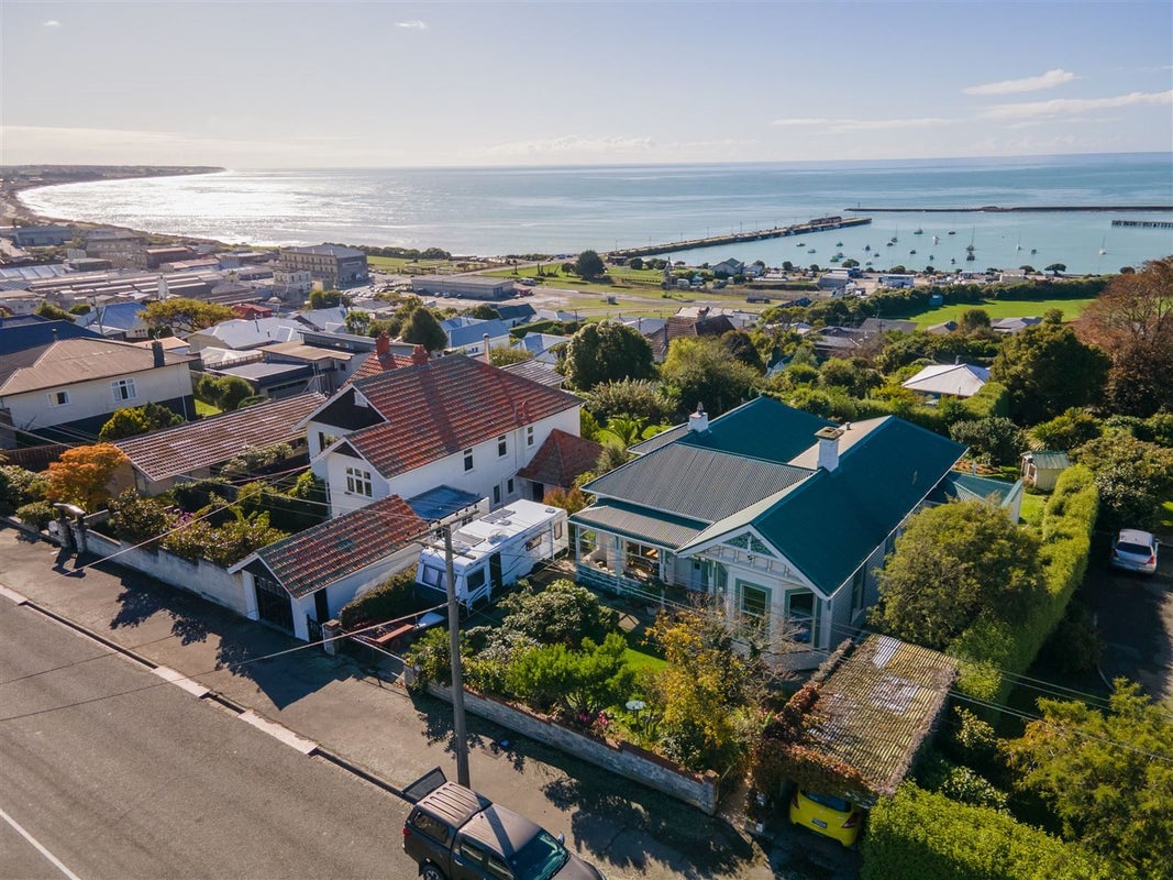 51 Wharfe Street, South Hill, Oamaru - Carousel 22