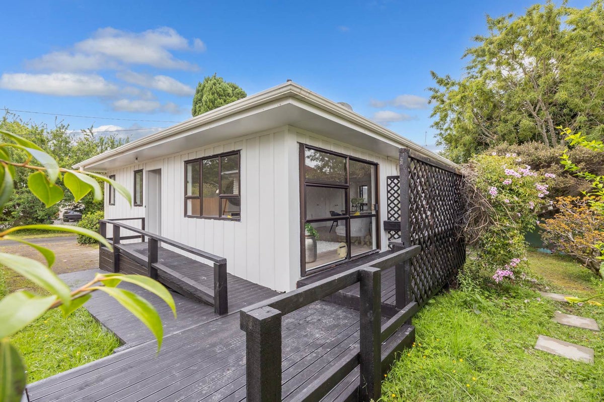 1/18 Tonar Street, Northcote, Auckland - Carousel 2
