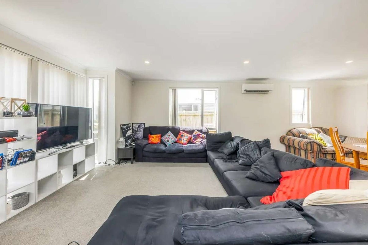 45 Hollowout Street, Takanini, Auckland - Carousel 7