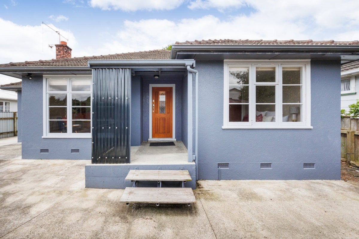 43 Manchester Street, Takaro, Palmerston North, Manawatu / Whanganui - Carousel 1
