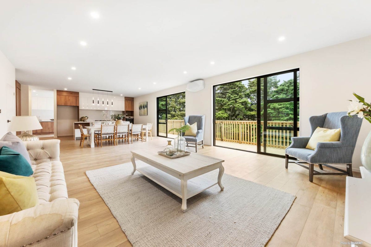 6 Hing Street, Flat Bush, Auckland - Carousel 2