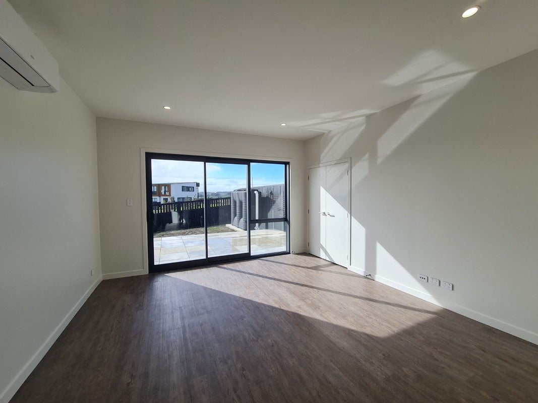 10 Canna Street, Totara Park, Auckland - Carousel 2