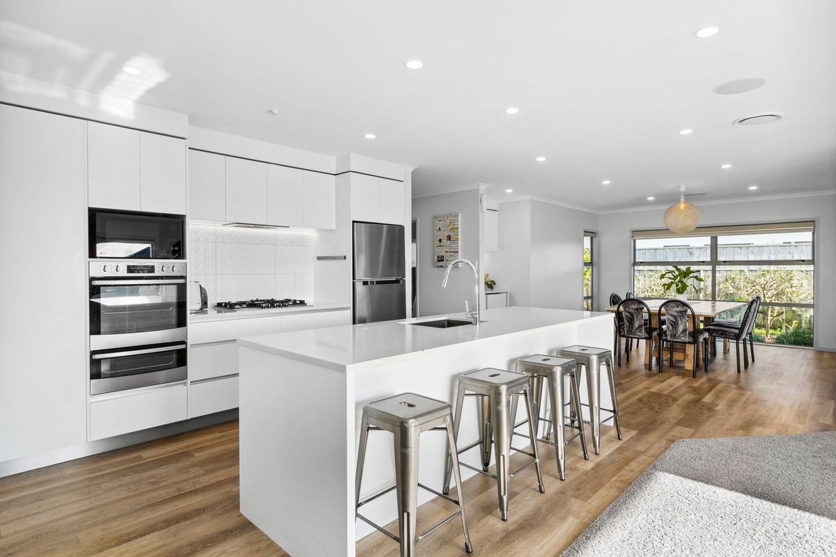 6 Northpoint Way, Bell Block, New Plymouth - Carousel 2