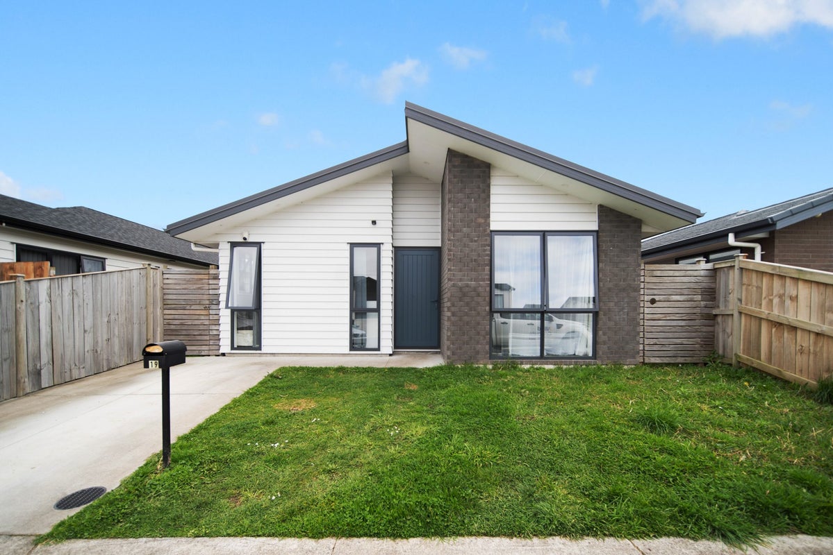 19 Survila Street, Takanini, Auckland - Carousel 1