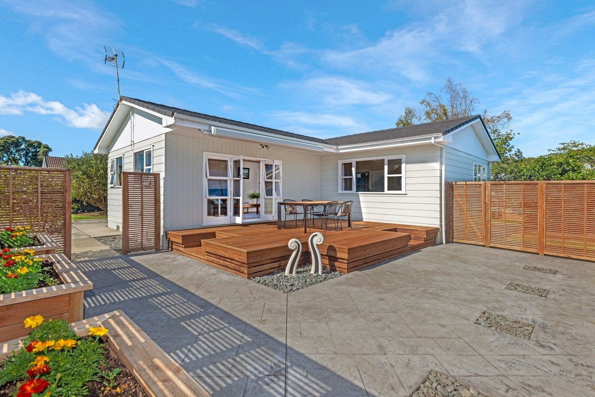 69 Iranui Road, Inner Kaiti, Gisborne - Carousel 1
