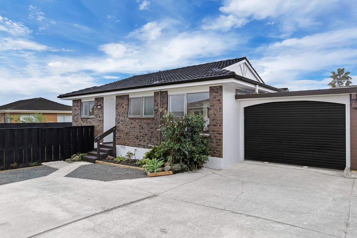 2/37 Blacklock Avenue, Henderson, Auckland - Carousel 2
