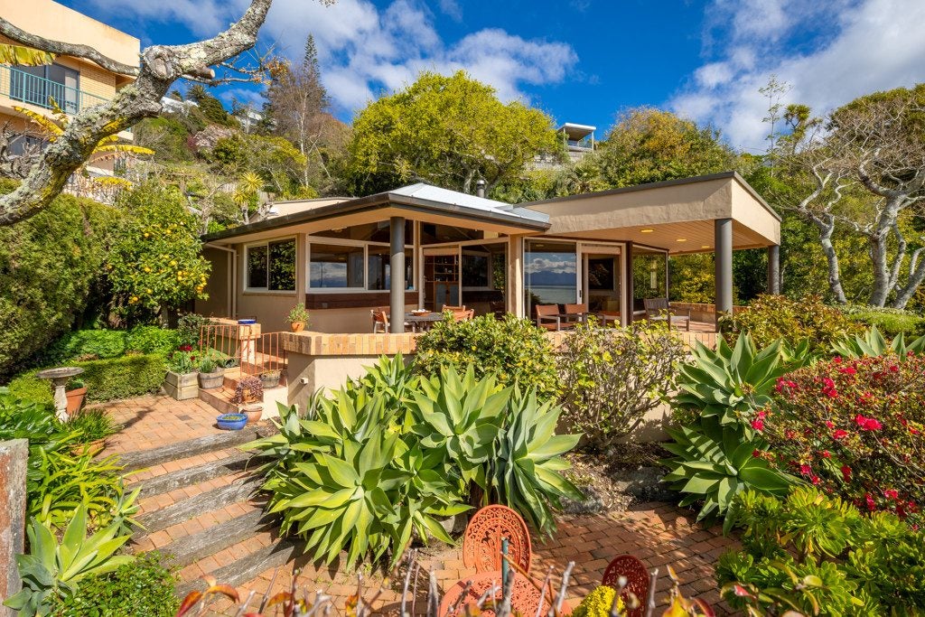 54 The Cliffs, Britannia Heights, Nelson - Carousel 1