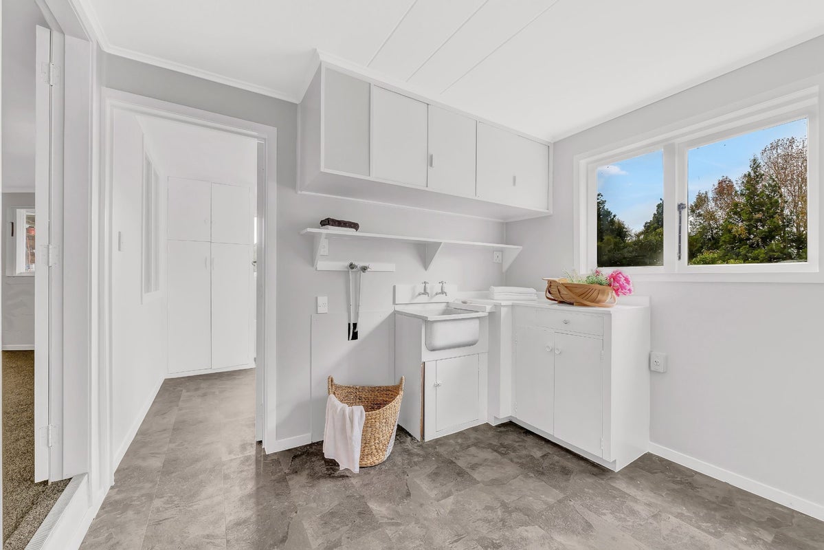 180A Old Titirangi Road, New Lynn, Auckland - Carousel 22