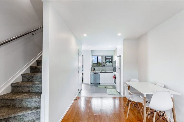 17 Red Arches Road, Henderson, Auckland - Carousel 13