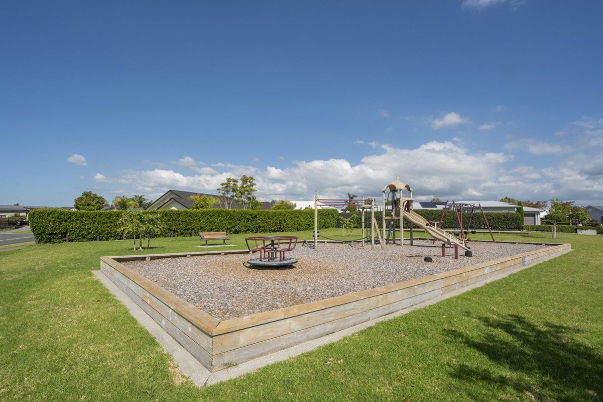1 Benmore Crescent, Pyes Pa, Tauranga - Carousel 27