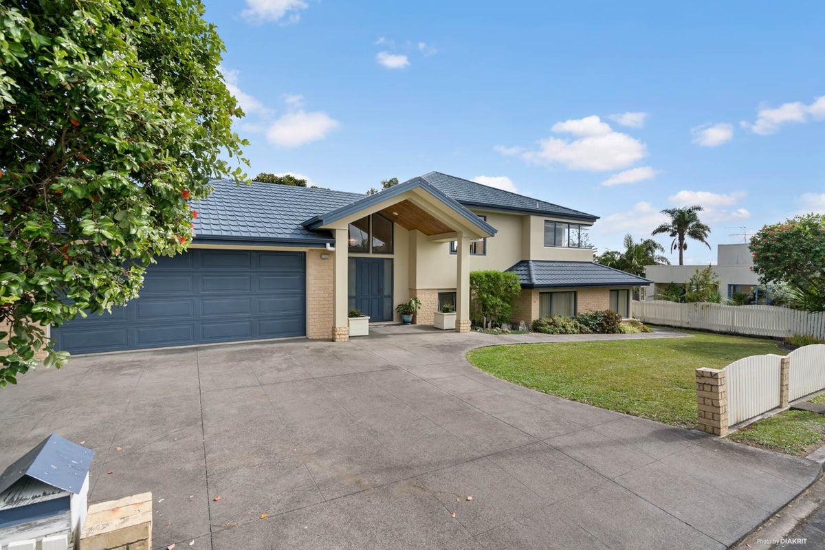 8 The Way, Beachlands, Auckland - Carousel 2