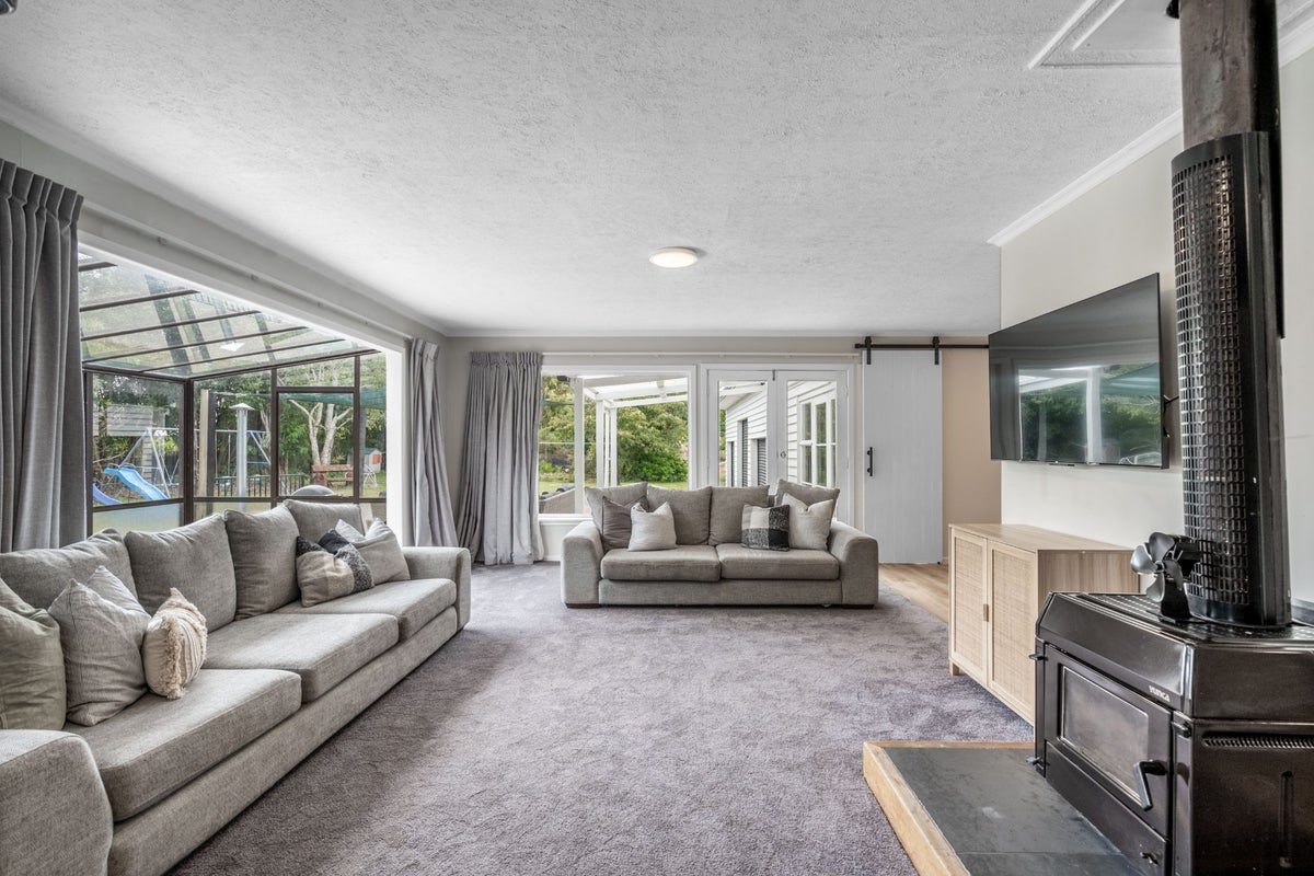 163 Grant Road, Otatara - Carousel 2