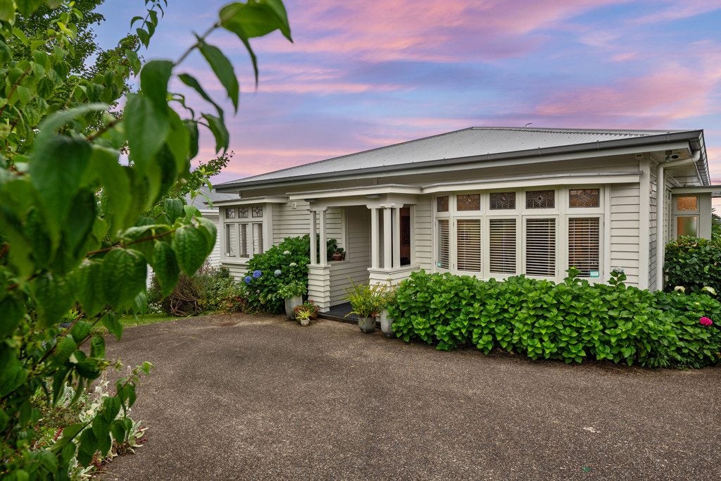 14 Lloyd Avenue, Mount Albert, Auckland - Carousel 2