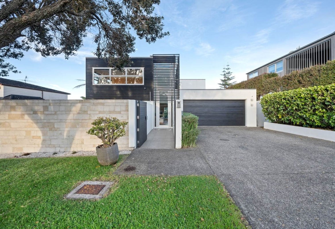 23 Ocean View Road, Milford, Auckland - Carousel 2