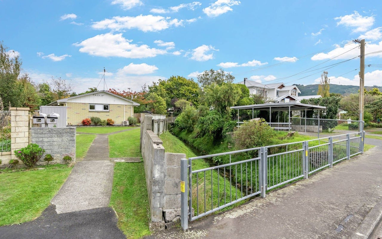 5A Coates Grove, Silverstream, Upper Hutt - Carousel 11