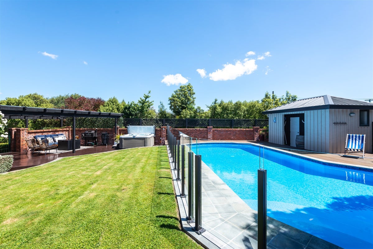 150B Grimseys Road, Redwood, Christchurch - Carousel 2
