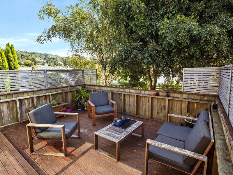 7 Azimuth Place, Whitby, Porirua - Carousel 2