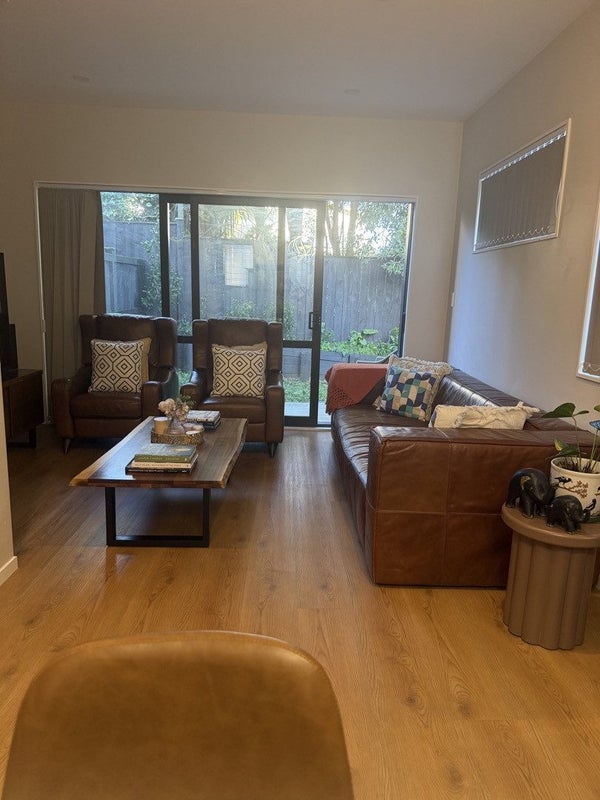 12/10 Newington Road, Henderson, Auckland - Carousel 2