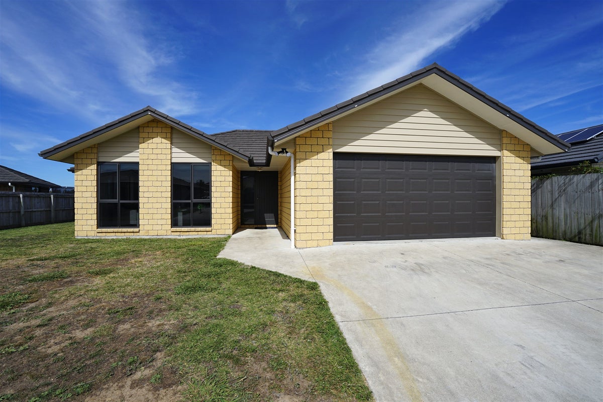 28 Kawariki Drive, Baverstock, Hamilton - Carousel 1
