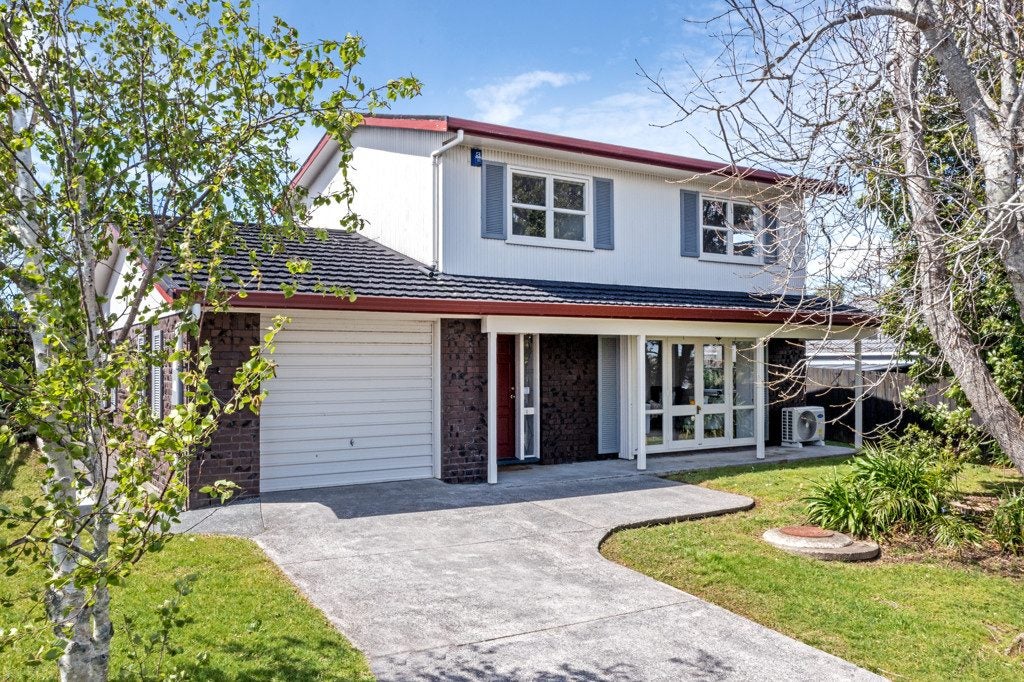82 Prince Regent Drive, Half Moon Bay, Manukau City, Auckland - Carousel 1