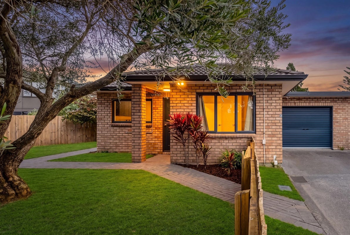 6/11 Lawford Place, Mangere, Auckland - Carousel 1