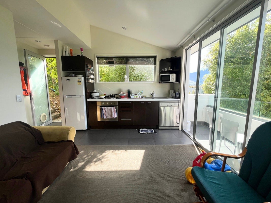1/2 Aspen Grove, Fernhill, Queenstown - Carousel 2