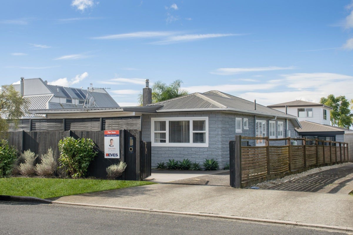 9 Karaka Road, Otumoetai, Tauranga - Carousel 1