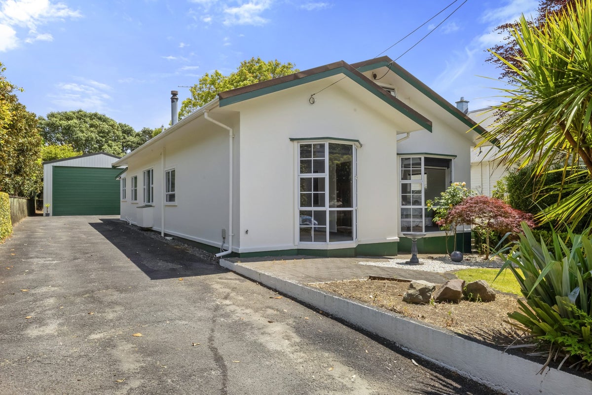 14 Peace Avenue, Moturoa, New Plymouth - Carousel 1