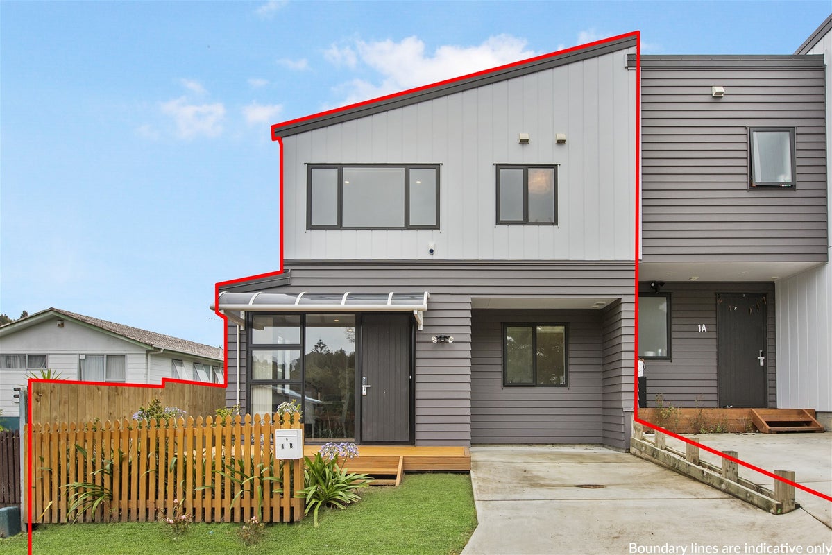 1B Julia Place, Totara Vale, Auckland - Carousel 1