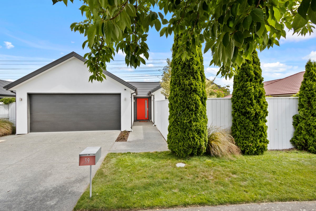 39 Little Oaks Drive, Yaldhurst, Christchurch - Carousel 1
