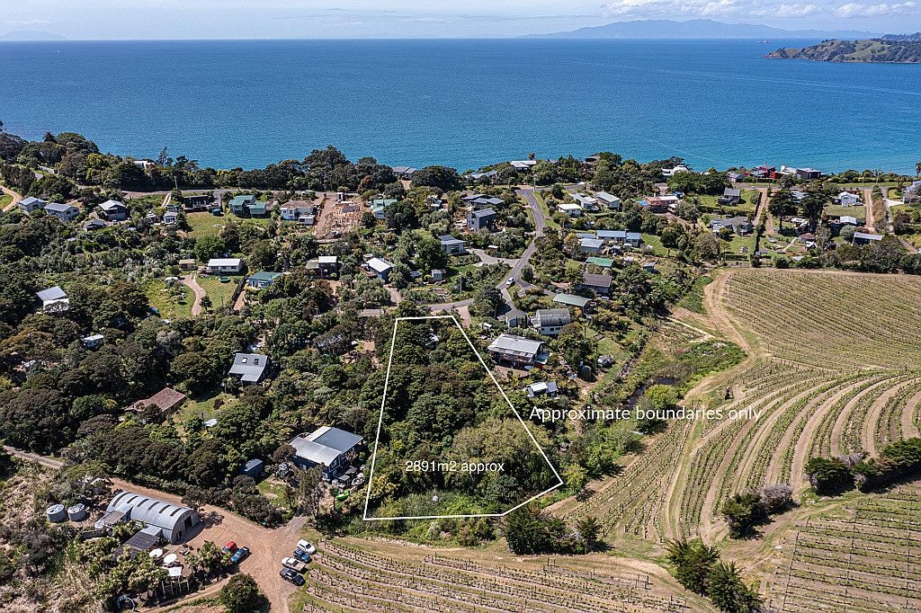 15 Te Makiri Road, Onetangi, Waiheke Island - Carousel 1