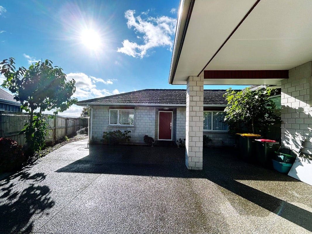 13 Longbow Terrace, Flagstaff, Hamilton - Carousel 1