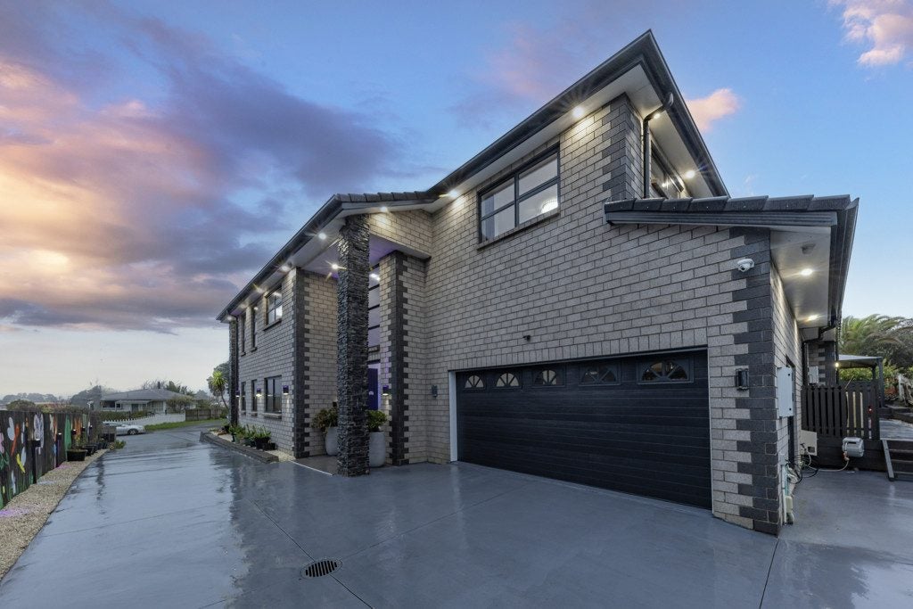 17 Tania Place, Blockhouse Bay, Auckland - Carousel 2