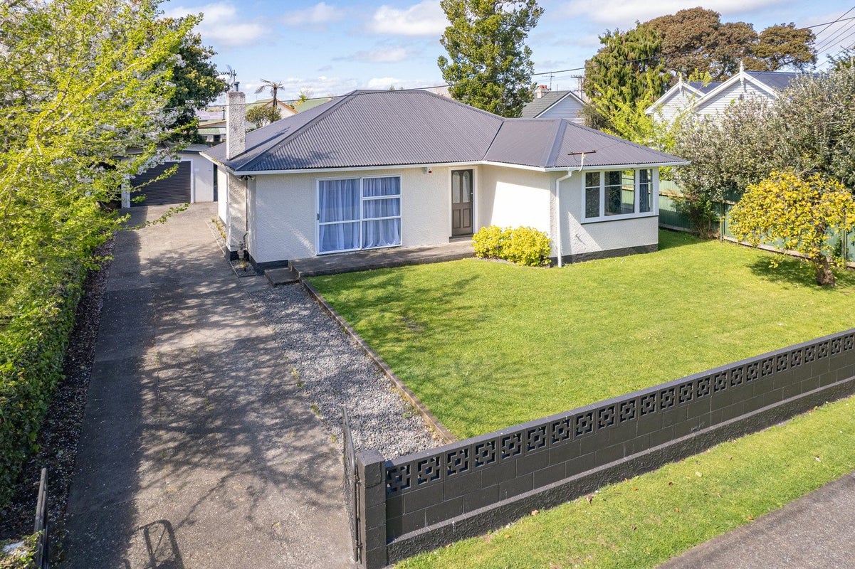 2 Cumbrae Place, Aramoho, Whanganui - Carousel 2