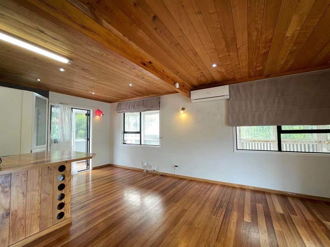 11 Scarlock Avenue, Browns Bay, Auckland - Carousel 2
