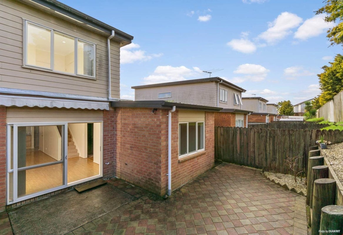 16 Brashier Circle, Sunnyvale, Waitakere City, Auckland - Carousel 8