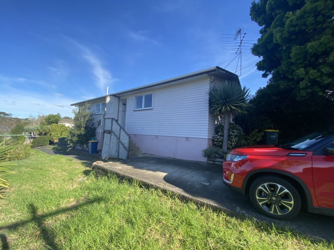 309 Beach Haven Road, Birkdale, Auckland - Carousel 1