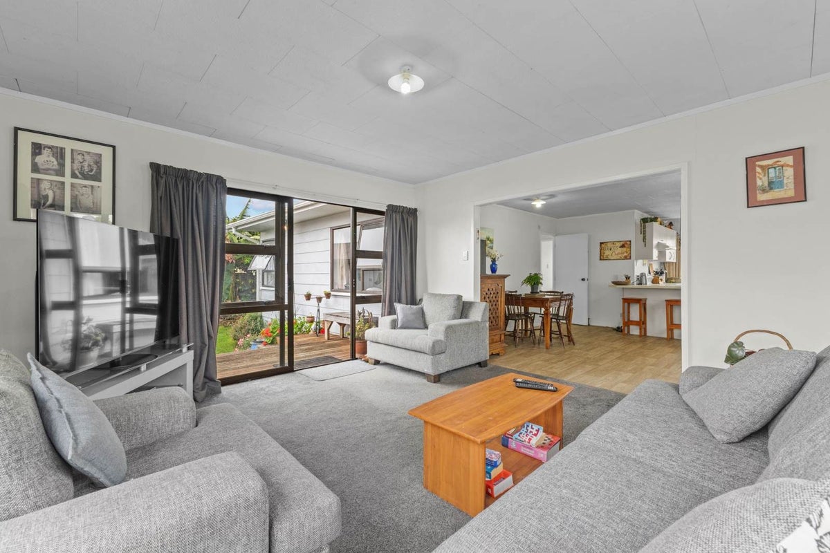 30B Woolfield Road, Papatoetoe, Auckland - Carousel 2