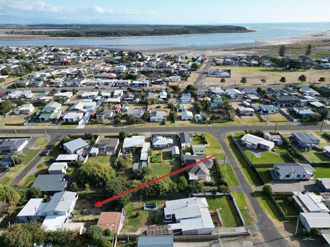 4 Kennedy Street, Foxton Beach, Foxton - Carousel 33