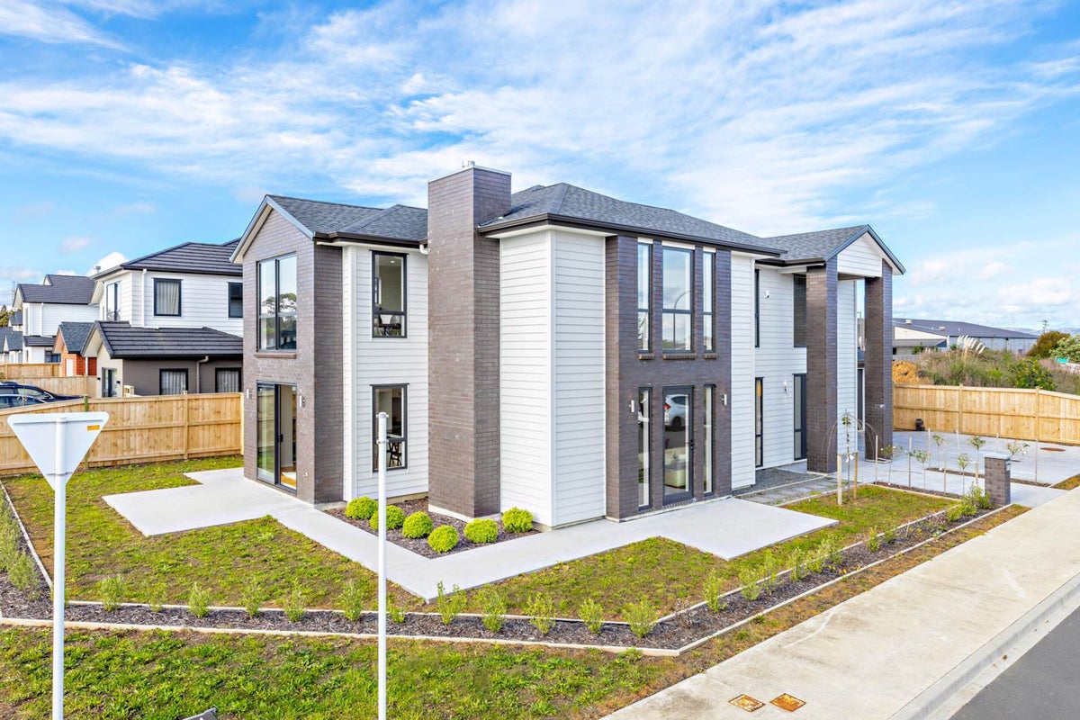 2 Rauaruhe Road, Rosehill, Papakura - Carousel 1