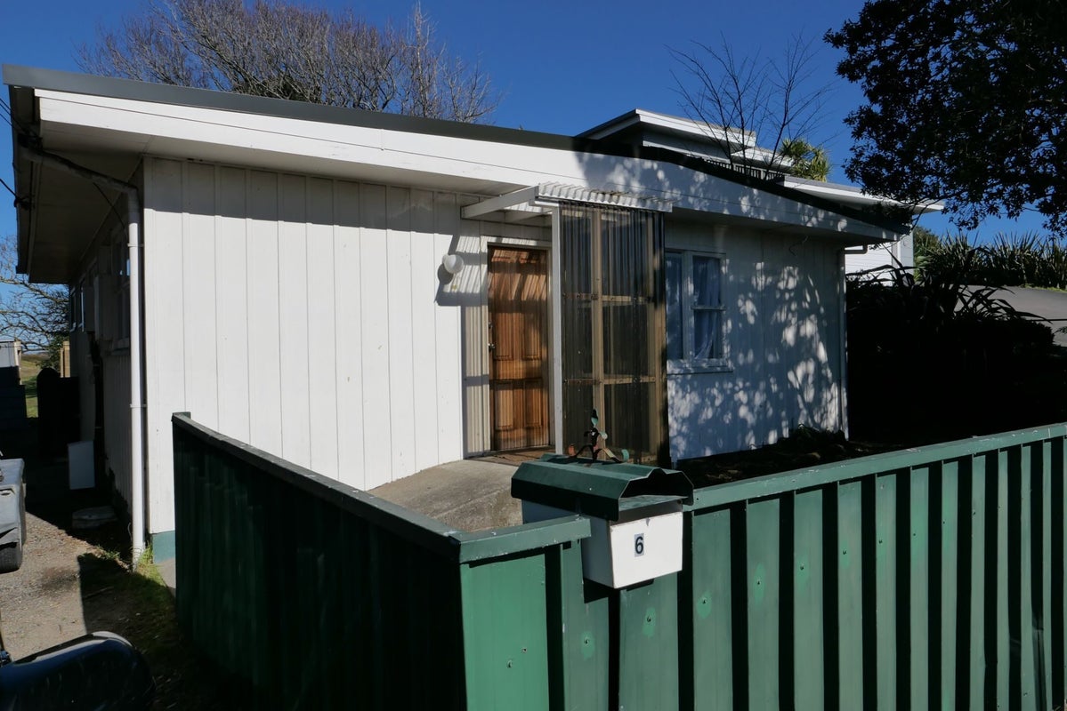 60 Martin Road, Paraparaumu Beach, Paraparaumu - Carousel 2