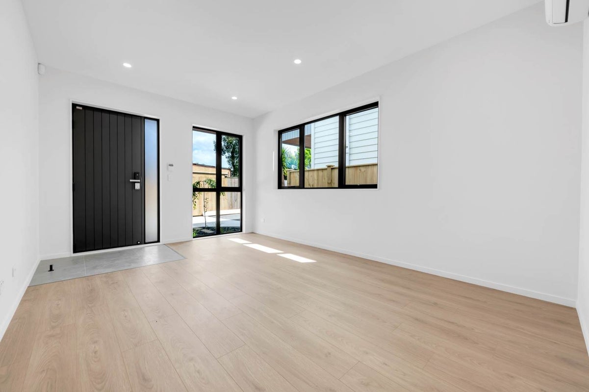 7 Edgar Pearce Place, Howick, Auckland - Carousel 2