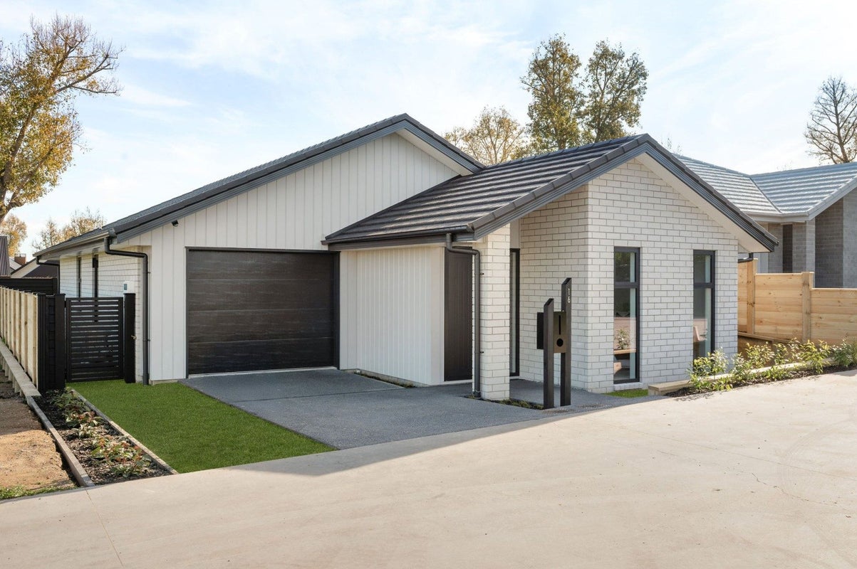 16 De La Mare Drive, Leamington, Cambridge - Carousel 1