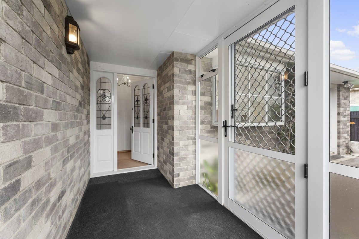 48 Terry Crescent, Milson, Palmerston North - Carousel 2